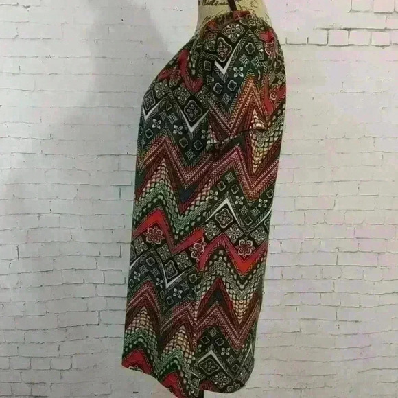 WIN WIN Patterned Chevron Bell Sleeve Tunic - Picture 3 of 4